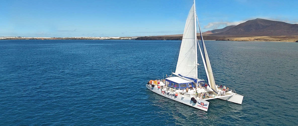 Luxury Catamaran Cruise to the Papagayo Beaches