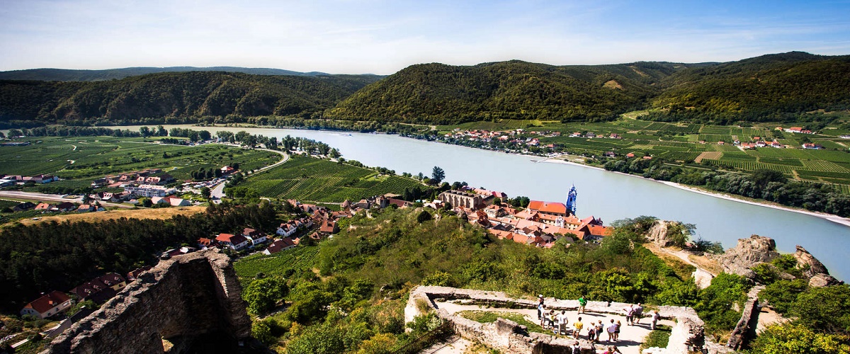 Private Tour: Wachau Valley Tour, Melk Abbey Visit, and Wine Tastings from Vienna