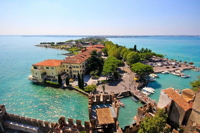 Verona and Lake Garda day trip from Milan with hotel pick-up